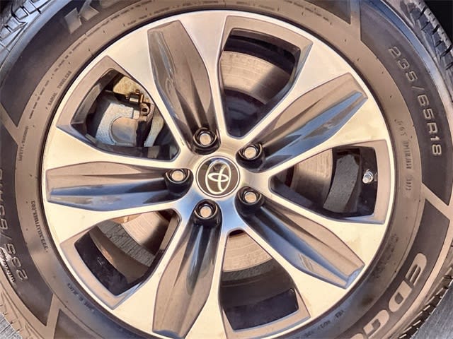 Thumbnail: 2021 Toyota Highlander - 8