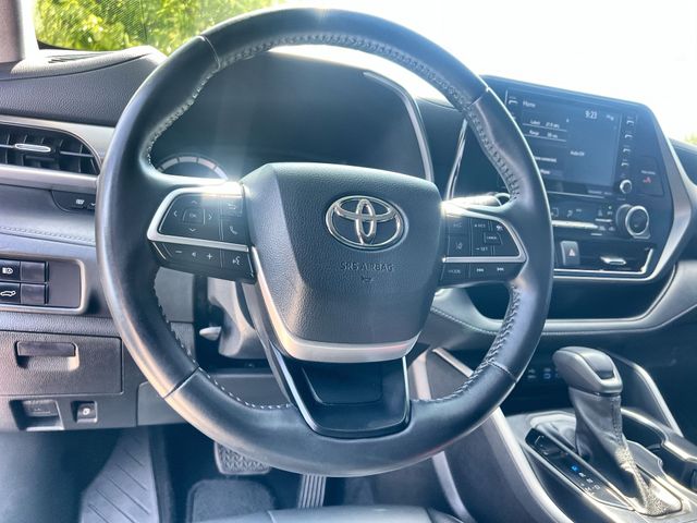 Thumbnail: 2022 Toyota Highlander - 14