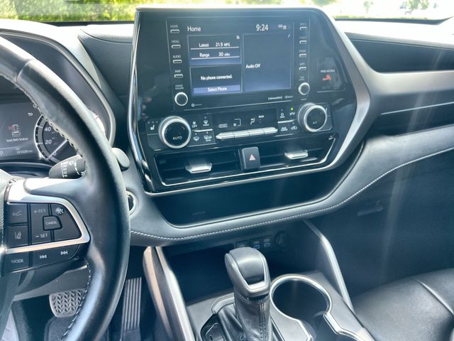 Thumbnail: 2022 Toyota Highlander - 15