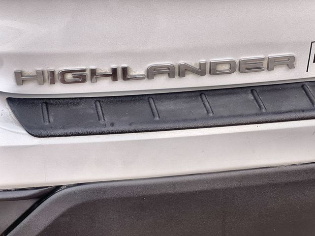 Thumbnail: 2022 Toyota Highlander - 7