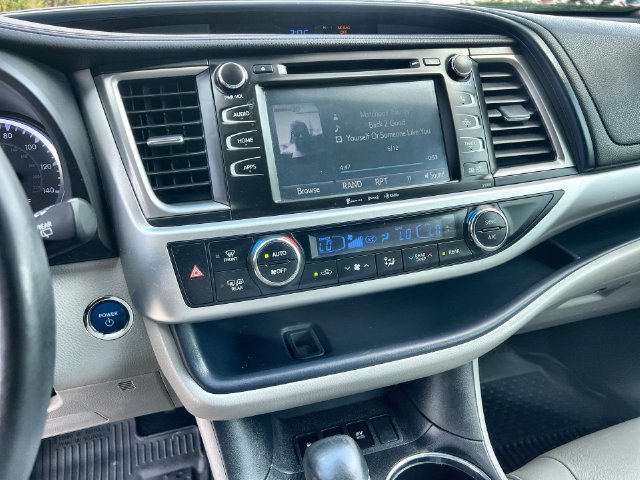 Thumbnail: 2019 Toyota Highlander - 15