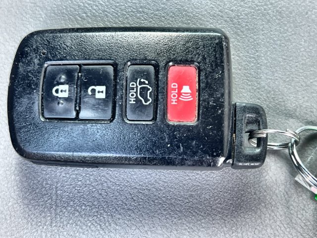 Thumbnail: 2019 Toyota Highlander - 19