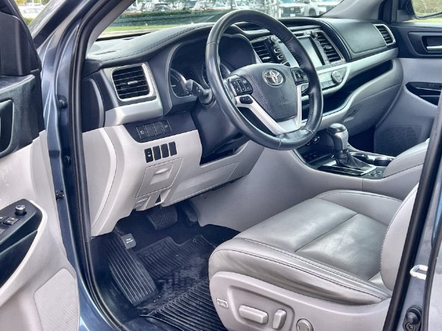 Thumbnail: 2019 Toyota Highlander - 11