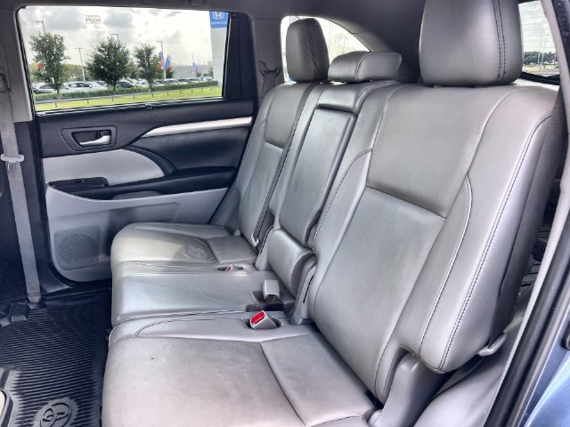 Thumbnail: 2019 Toyota Highlander - 13