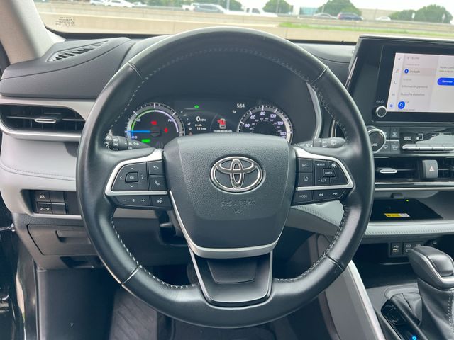 Thumbnail: 2023 Toyota Highlander - 10