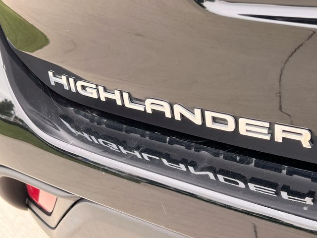 Thumbnail: 2023 Toyota Highlander - 7