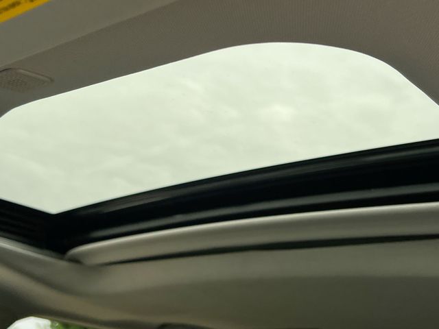 Thumbnail: 2023 Toyota Highlander - 32