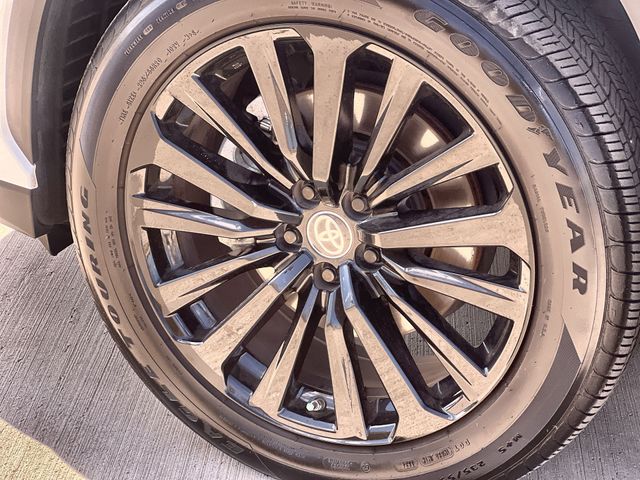 Thumbnail: 2024 Toyota Highlander - 8