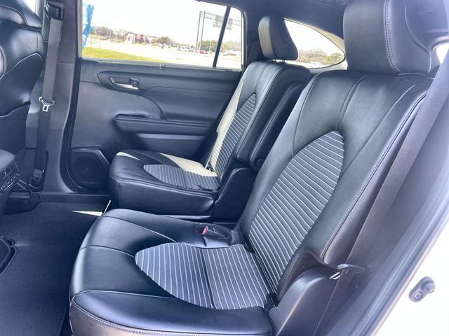 Thumbnail: 2024 Toyota Highlander - 13