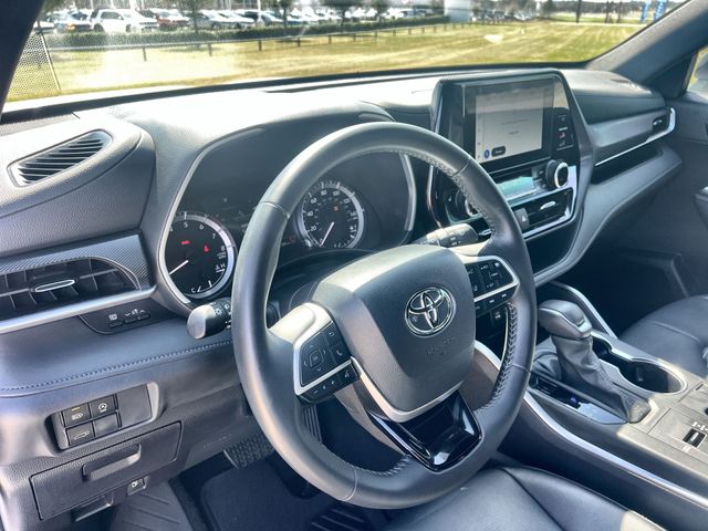 Thumbnail: 2024 Toyota Highlander - 2