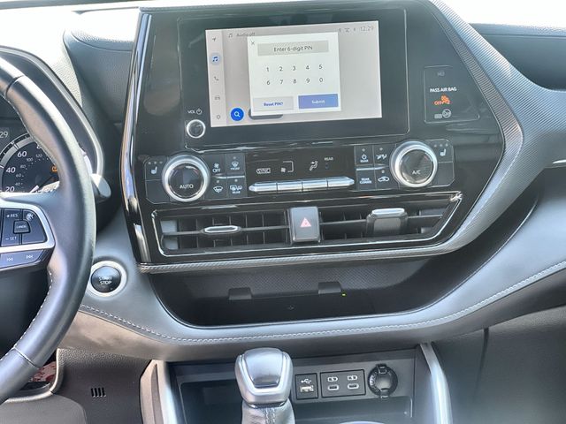 Thumbnail: 2024 Toyota Highlander - 14