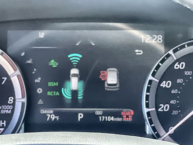 Thumbnail: 2024 Toyota Highlander - 16