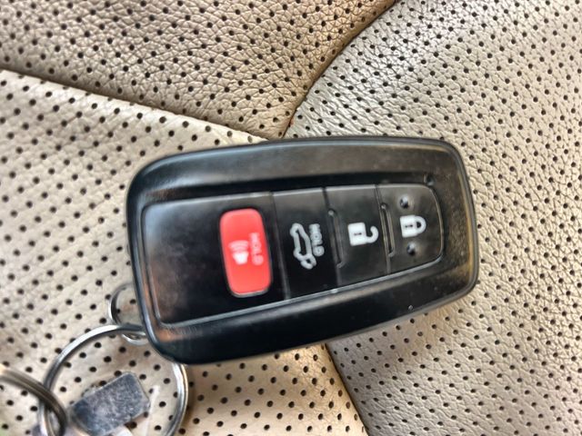 Thumbnail: 2023 Toyota Highlander - 18