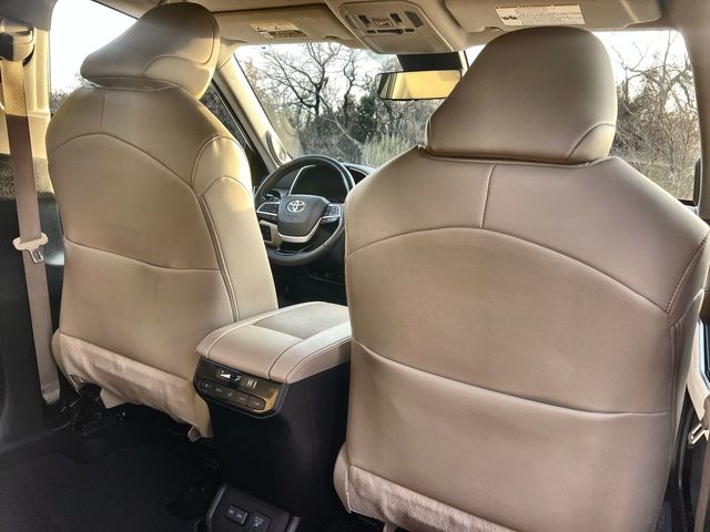 Thumbnail: 2023 Toyota Highlander - 22