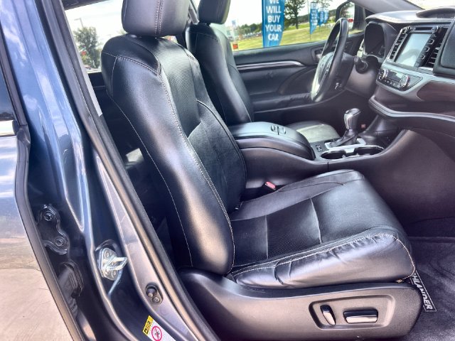 Thumbnail: 2014 Toyota Highlander - 12