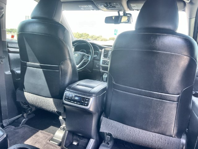 Thumbnail: 2014 Toyota Highlander - 22