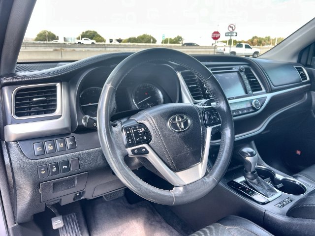 Thumbnail: 2014 Toyota Highlander - 10