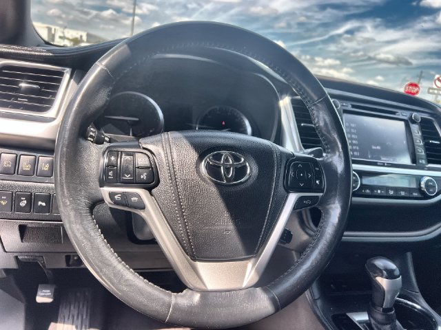Thumbnail: 2014 Toyota Highlander - 14