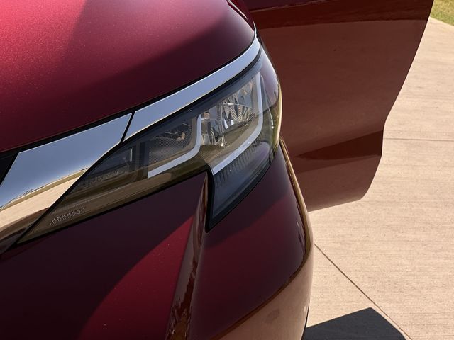 Thumbnail: 2022 Toyota Sienna - 24
