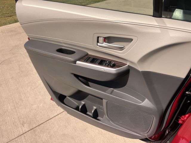 Thumbnail: 2022 Toyota Sienna - 30