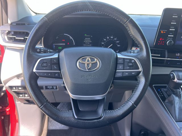 Thumbnail: 2022 Toyota Sienna - 10