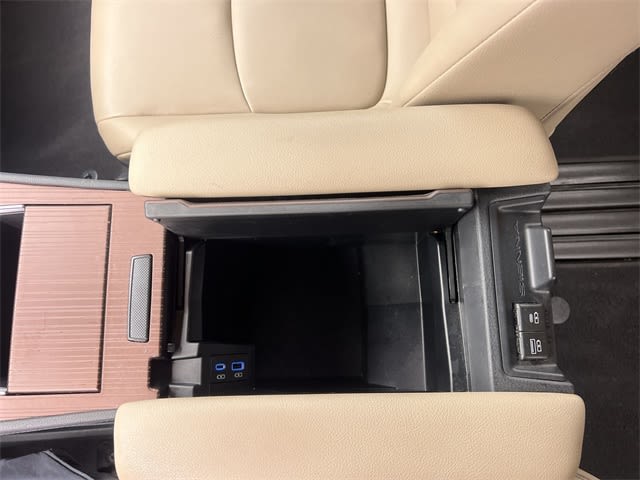 2022 Toyota Sienna XLE 27