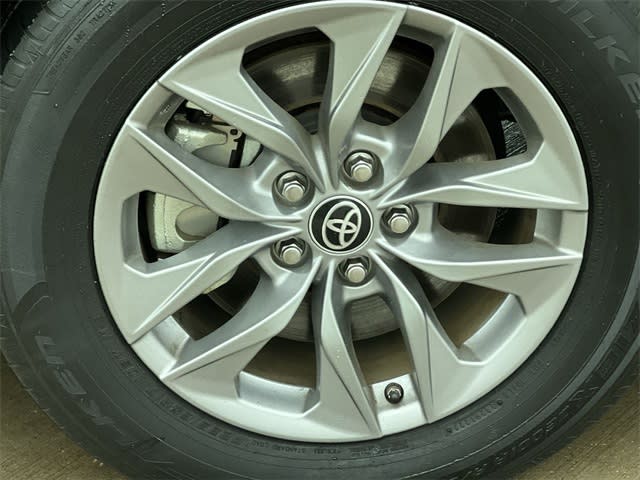 2022 Toyota Sienna XLE 8