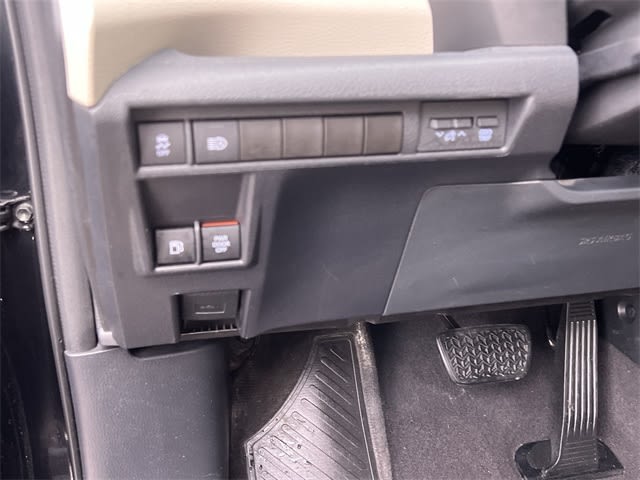 2022 Toyota Sienna XLE 29