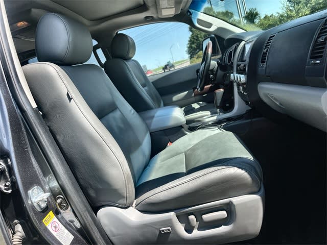 Thumbnail: 2016 Toyota Sequoia - 21