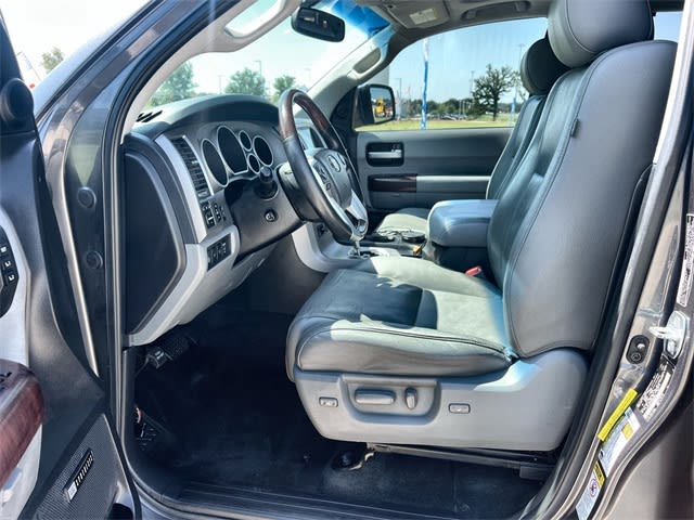 Thumbnail: 2016 Toyota Sequoia - 11