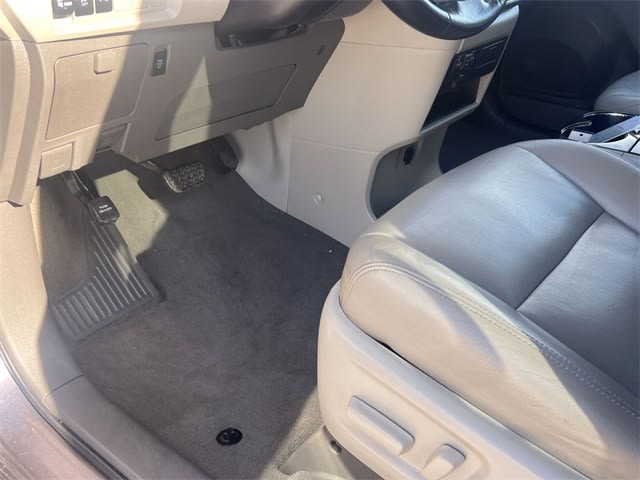 2019 Toyota Sienna XLE 11