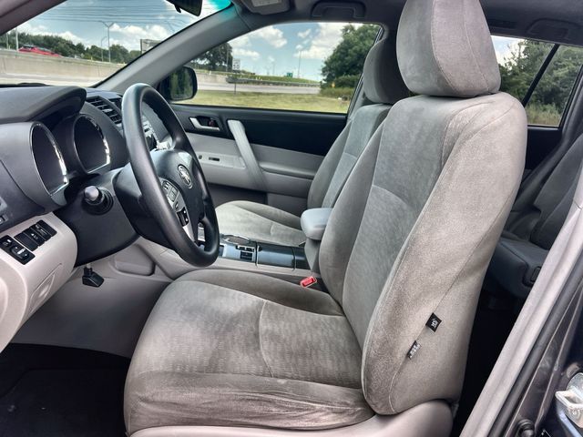 Thumbnail: 2012 Toyota Highlander - 12