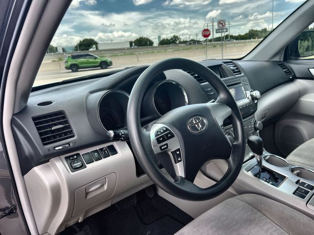 Thumbnail: 2012 Toyota Highlander - 2