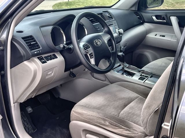 Thumbnail: 2012 Toyota Highlander - 11