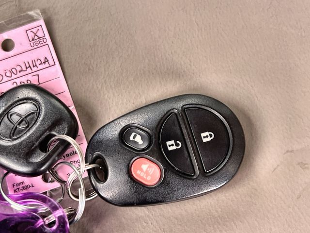 Thumbnail: 2007 Toyota Sienna - 18