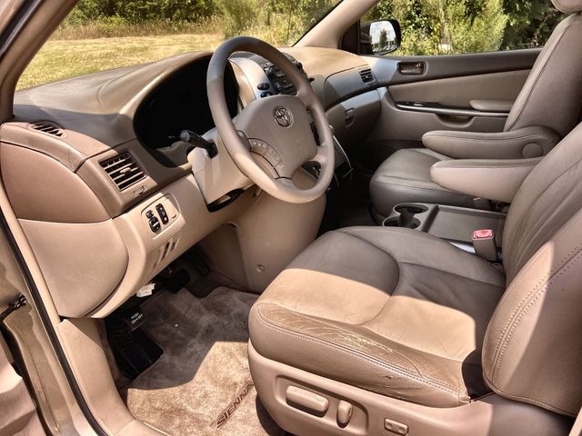 Thumbnail: 2007 Toyota Sienna - 11