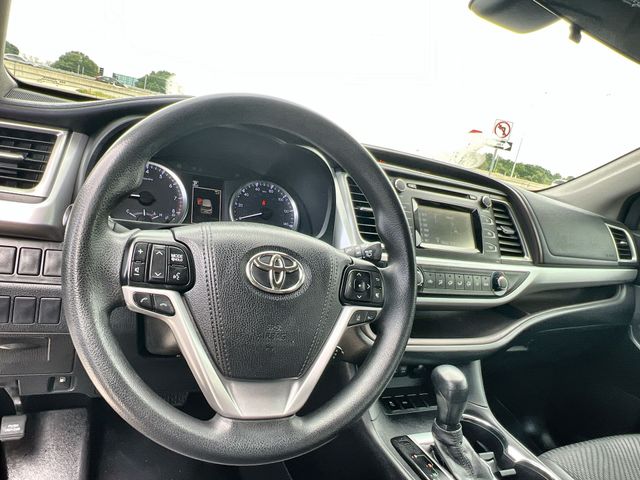 Thumbnail: 2018 Toyota Highlander - 2