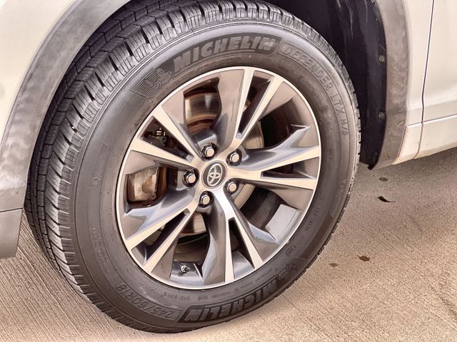 Thumbnail: 2018 Toyota Highlander - 8