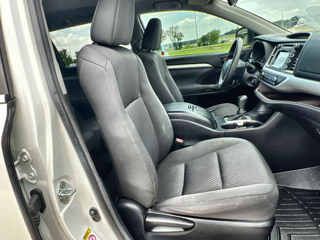 Thumbnail: 2018 Toyota Highlander - 20