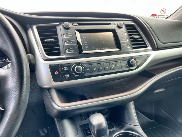 Thumbnail: 2018 Toyota Highlander - 14