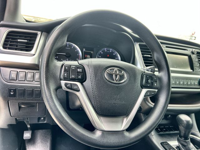 Thumbnail: 2018 Toyota Highlander - 10