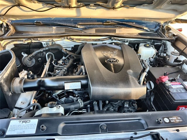 Thumbnail: 2018 Toyota Tacoma - 9