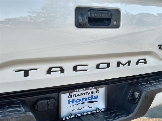 Thumbnail: 2018 Toyota Tacoma - 7