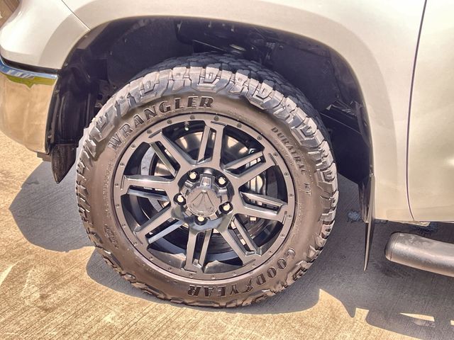 Thumbnail: 2019 Toyota Tundra - 8