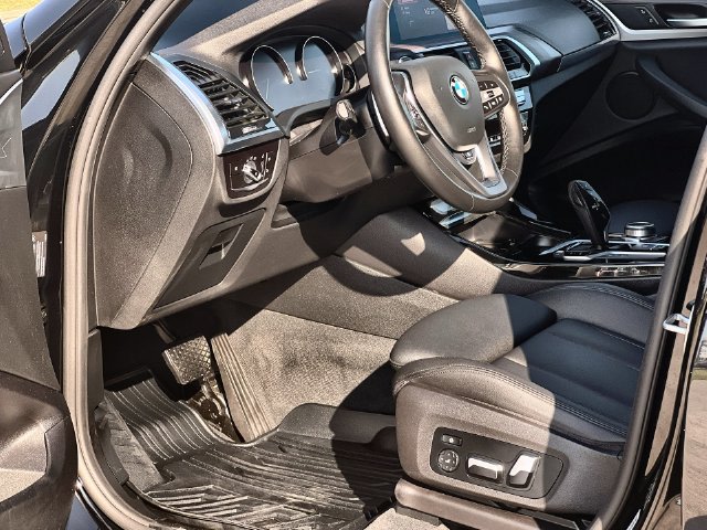 Thumbnail: 2021 BMW X3 - 11