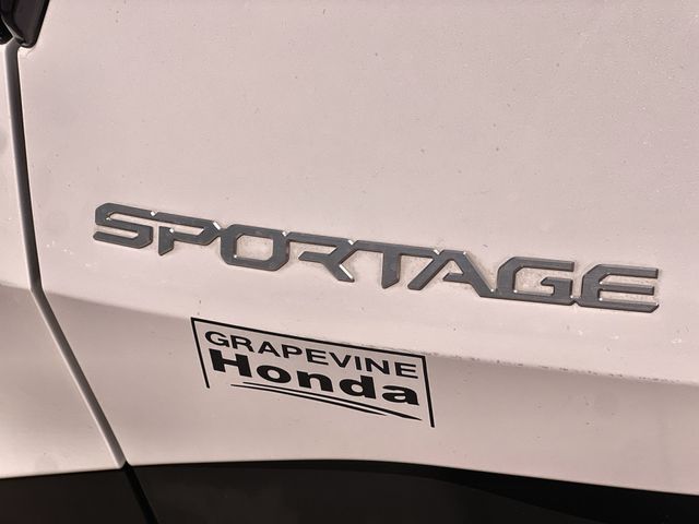 Thumbnail: 2023 Kia Sportage - 7