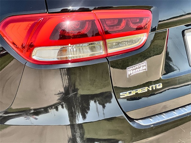 Thumbnail: 2017 Kia Sorento - 21