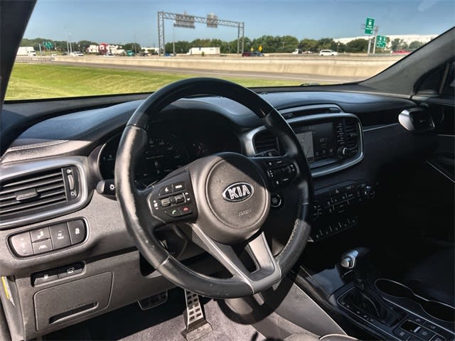 Thumbnail: 2017 Kia Sorento - 9