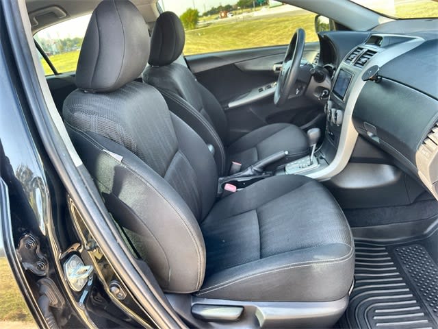 Thumbnail: 2012 Toyota Corolla - 12