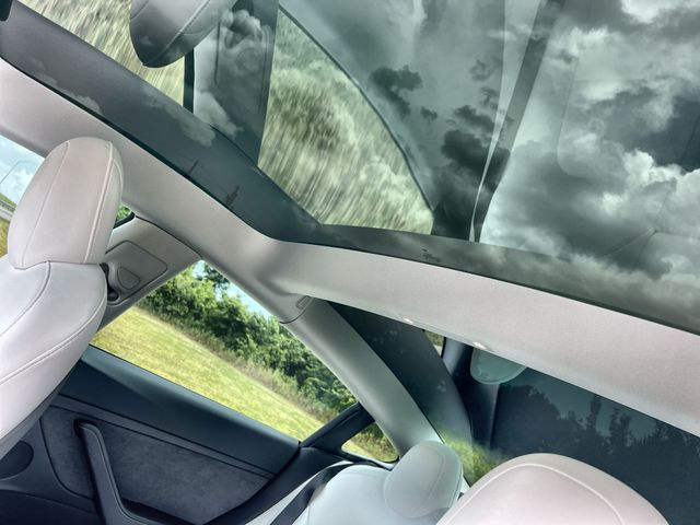 Thumbnail: 2022 Tesla Model 3 - 32